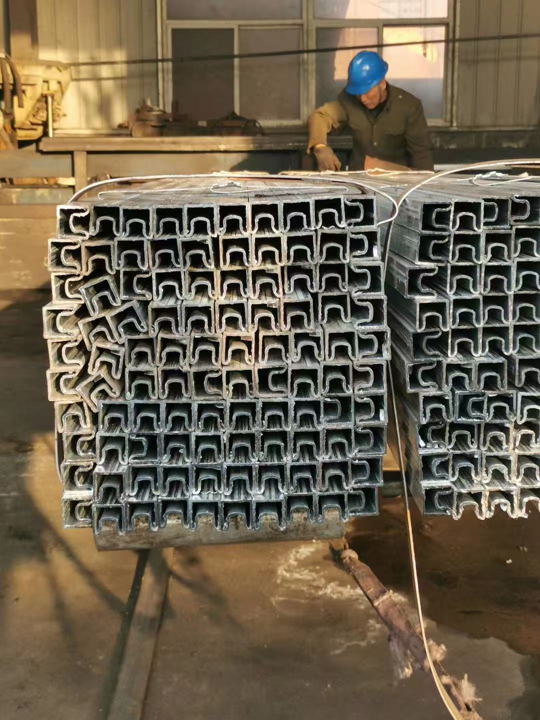 凹槽管
